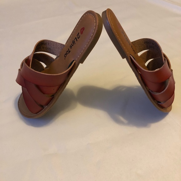 DONATED 2 Lips Too Slide In Sandals - Picture 10 of 16